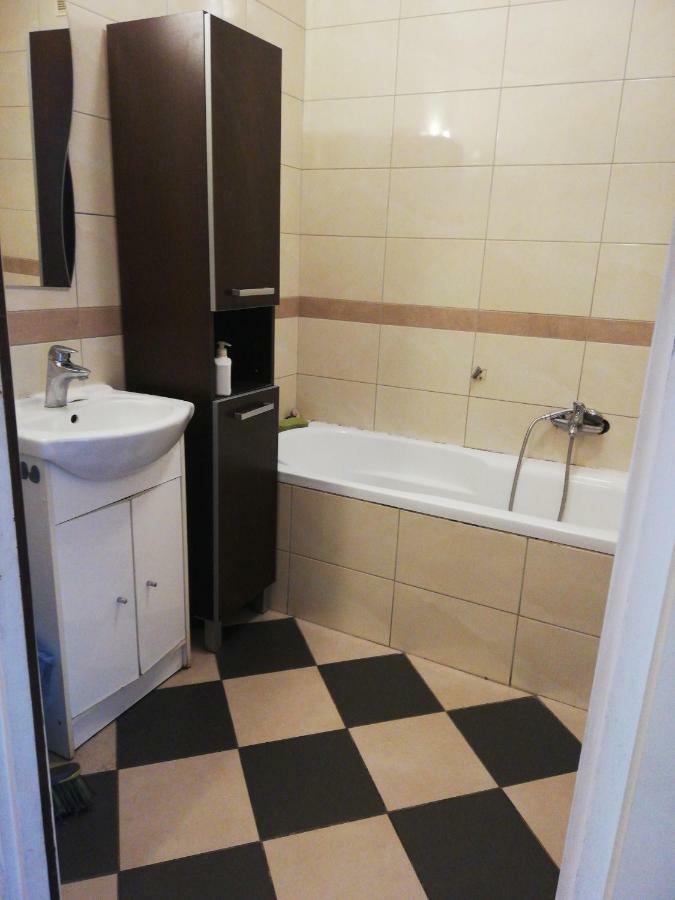 Pokoje Przy Rondzie Częstochowa Exterior foto